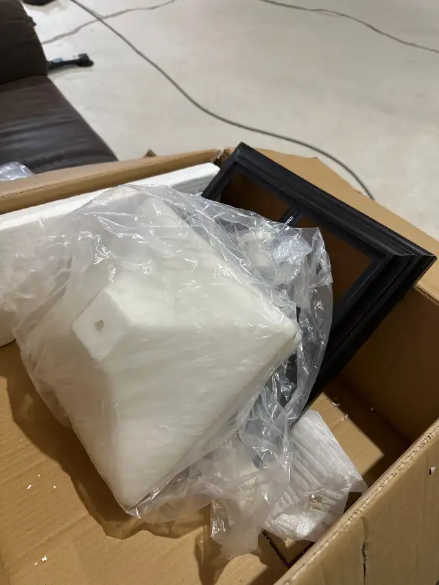 Light fixturess Qty 3 with light bulbs in Indoor Lighting & Fans in Oshawa / Durham Region - Image 2