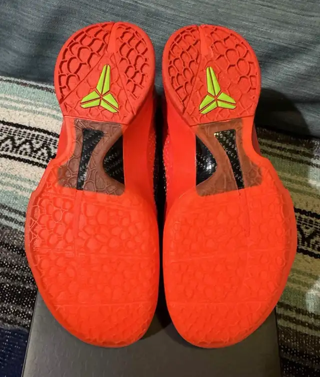Kobe 6 Protro Reverse Grinch in Men's Shoes in Mississauga / Peel Region - Image 6