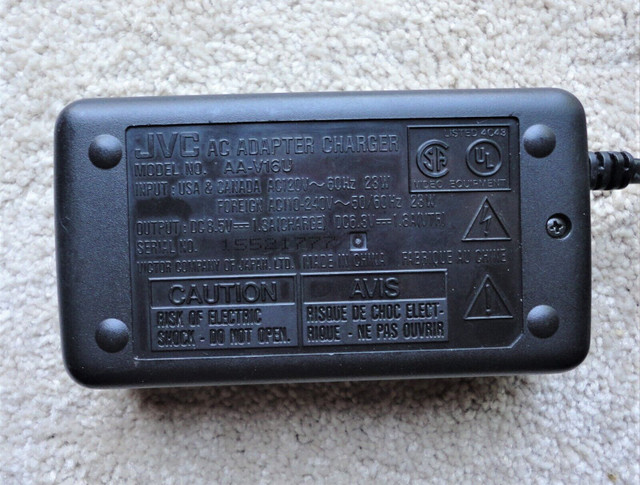 JVC AC Adapter Charger OEM Model No. AA-V16 For Camcorder in General Electronics in Oshawa / Durham Region - Image 3