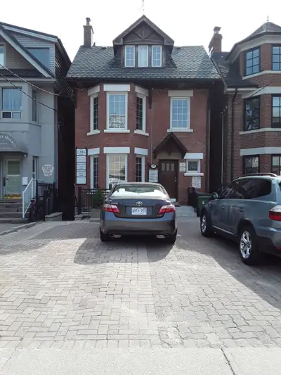 Calming, clean, quiet, and professional office space for rent 2 days a week. Great Location! Yonge &...
