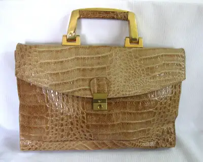 VINTAGE SNAKE SKIN LIKE FINISH PURSE..Made in Italy...EXCELLENT, View more