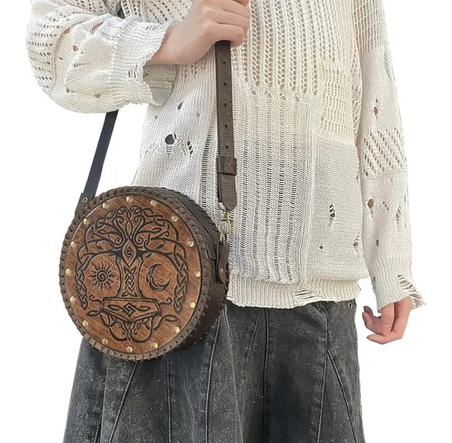 Leather Crossbody Bag in Bags & Luggage in Mississauga / Peel Region - Image 2