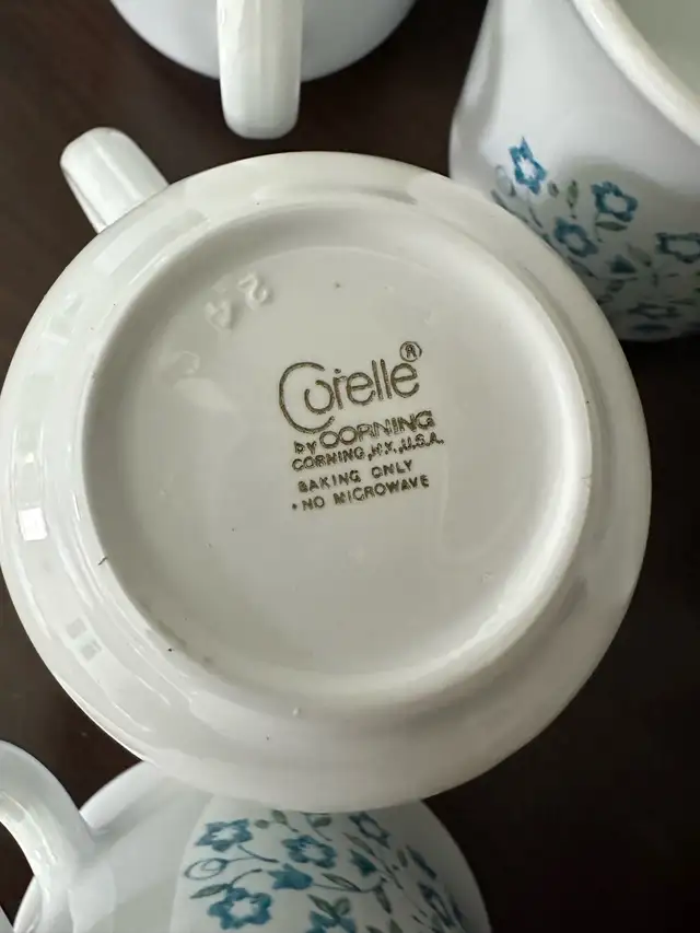 Corelle Mugs (12) and Sugar bowl and creamer in Kitchen & Dining Wares in City of Toronto - Image 3