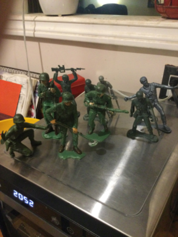 Vintage Large Army Men 1950’s Toys in Toys & Games in Peterborough - Image 2