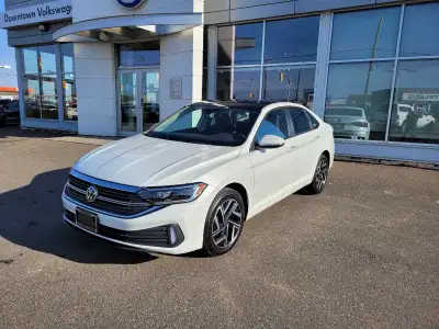 VW Highline 2022 excellent condition, 95,529km well maintained, Oryx White Pearl color. Sunroof, and...