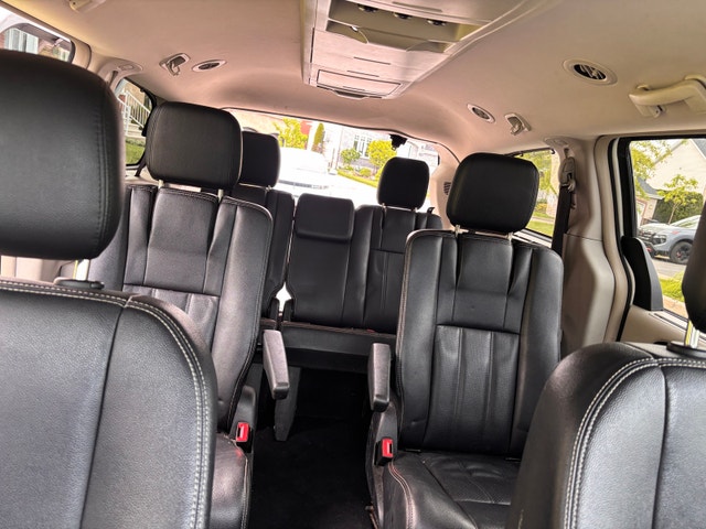 Chrysler Town & Country 2014 — photo 3
