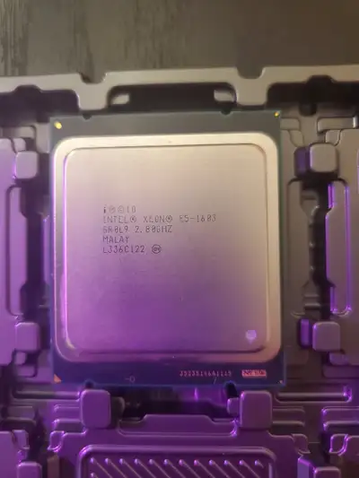 Processeur Intel Xeon E5-1603 @ 2.8GHz, View more