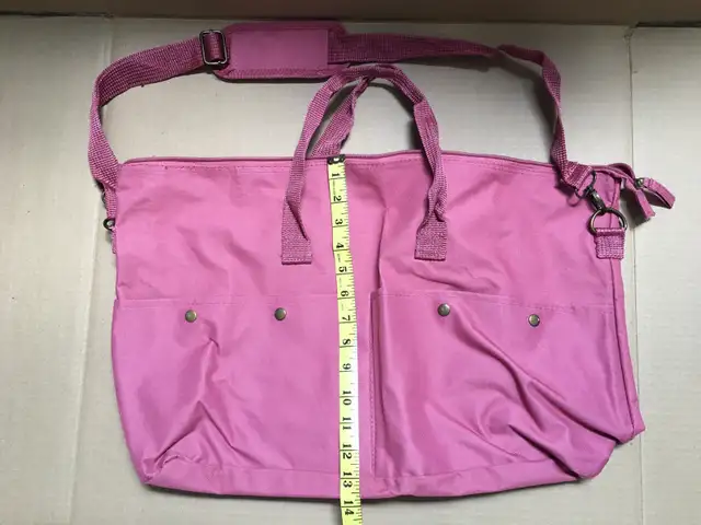 Tote bag in Women's - Bags & Wallets in City of Montréal - Image 3