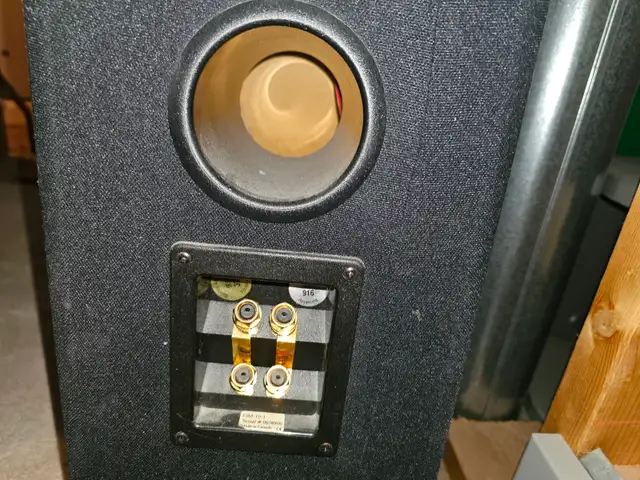 Mirage Tower and Centre Speakers in Speakers in Calgary - Image 3
