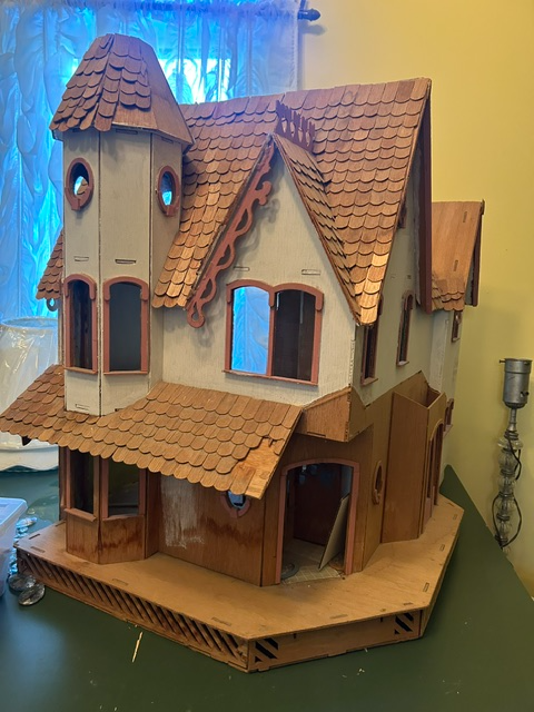 Vintage Wood Doll House Including Furniture Almost completed in Toys & Games in Mississauga / Peel Region - Image 3