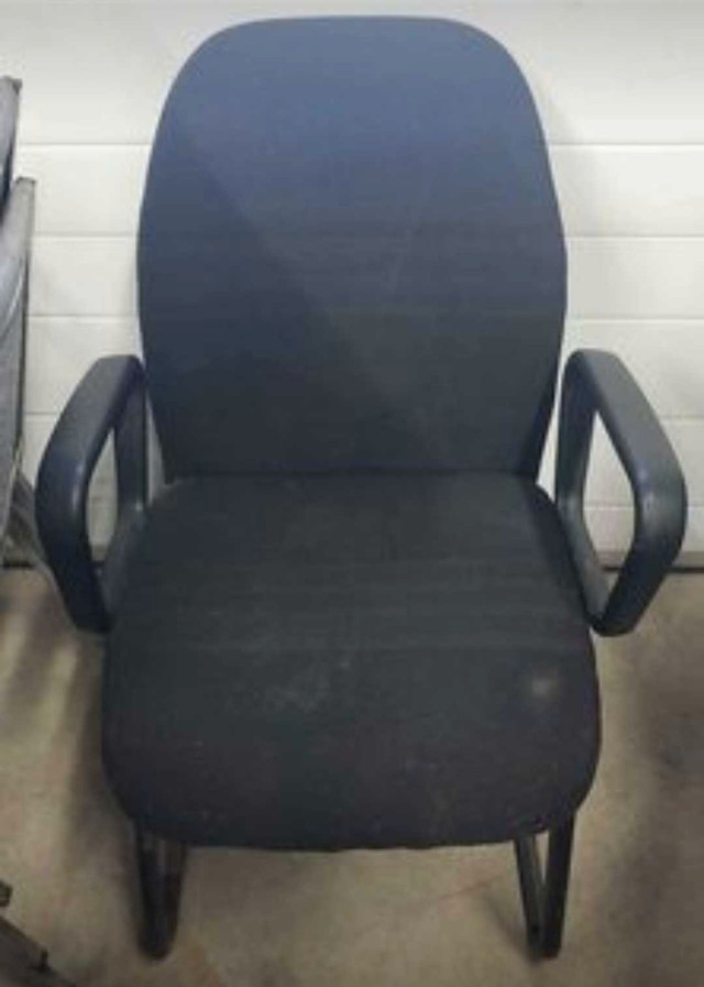 Desk chair - Global Office Desk Chair - Sturdy in Chairs & Recliners in City of Toronto