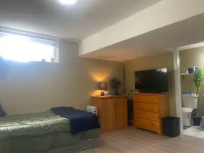 Room for rent in upper Sahali Newly renovated furnished room for rent in upper Sahali. Ideal for stu...