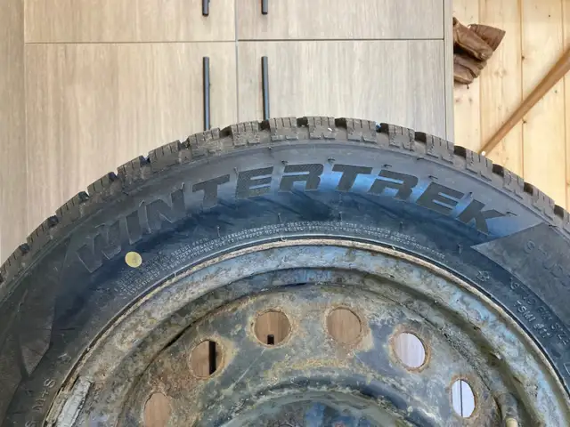 Pneus Hiver 175/65R14 COMME NEUF (500km) in Tires & Rims in St-Georges-de-Beauce - Image 3