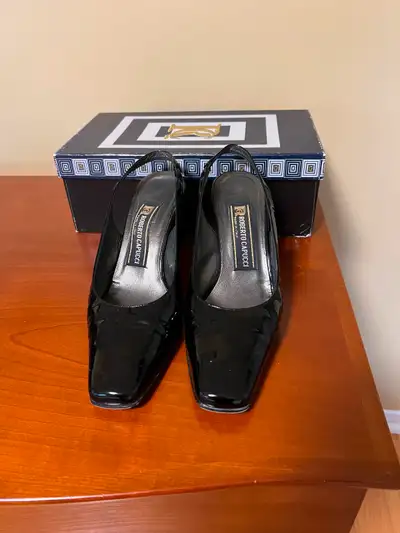 size 8 D, Made in Italy.
