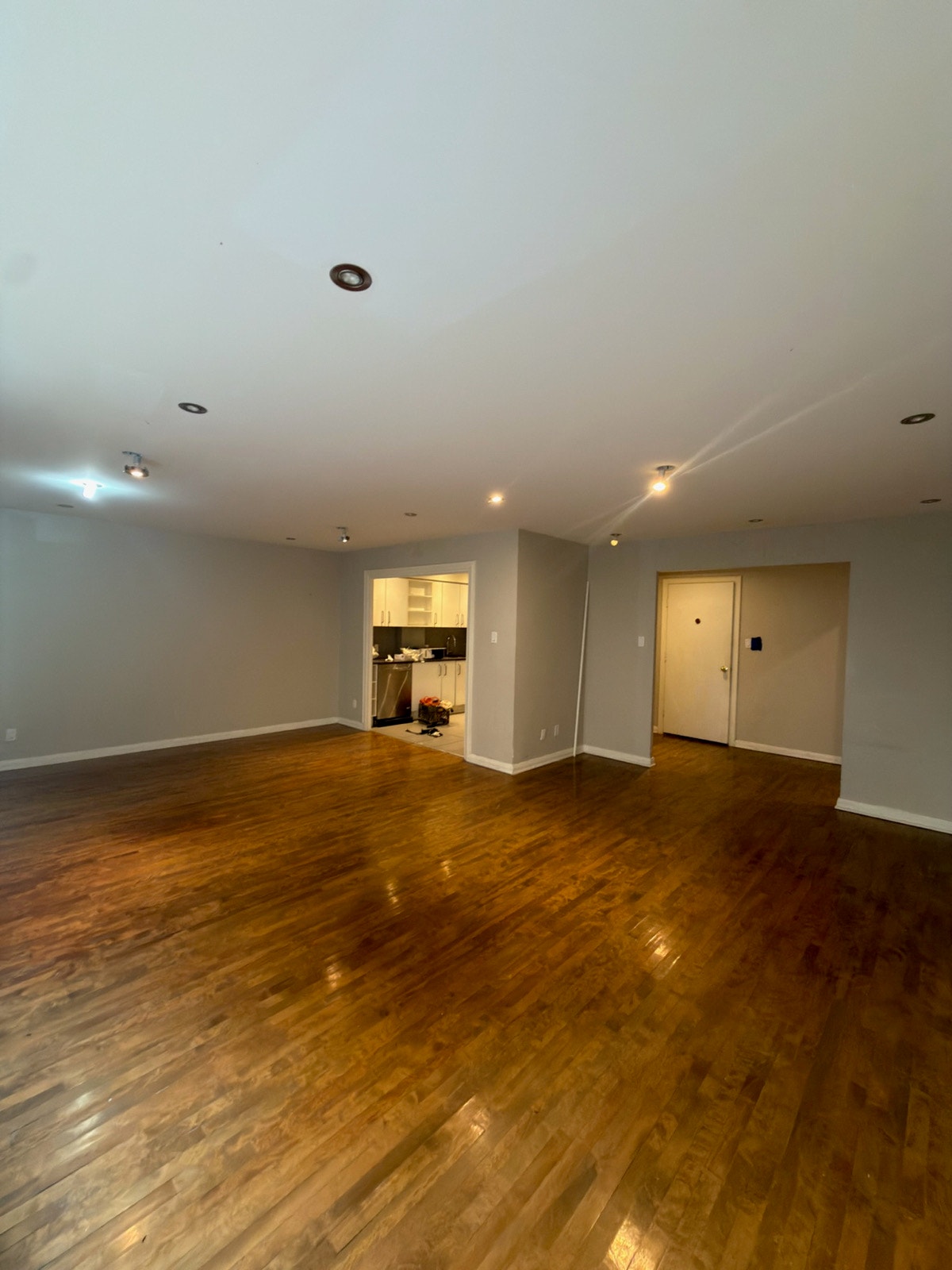 2 MONTHS FREE 3 1/2 ( 1 bedroom, 1 bathroom ) Downtown — photo 1