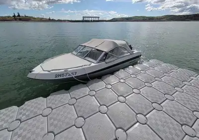Clean and reliable bowrider ready for summer. Recently out on the water, starts easily and runs stro...