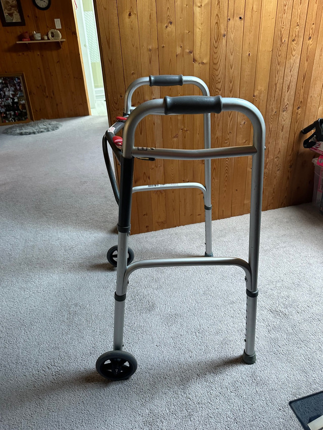 Drive metal 2 wheel walker in Health & Special Needs in Kawartha Lakes - Image 3