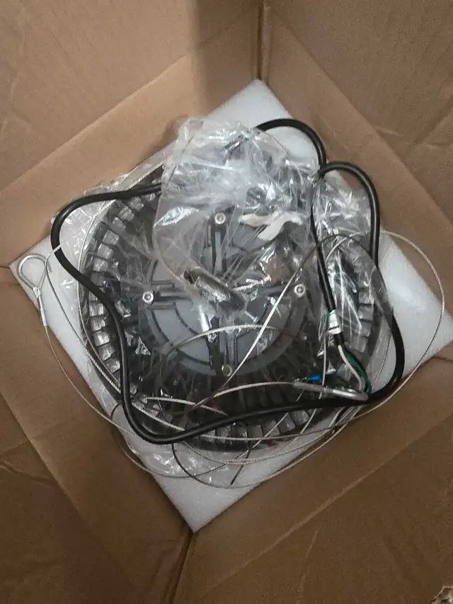 5x $180/ea HiBay UFO LED Light 120V 240W 6000K 1-10VDC Dimming in Indoor Lighting & Fans in Whitehorse - Image 4