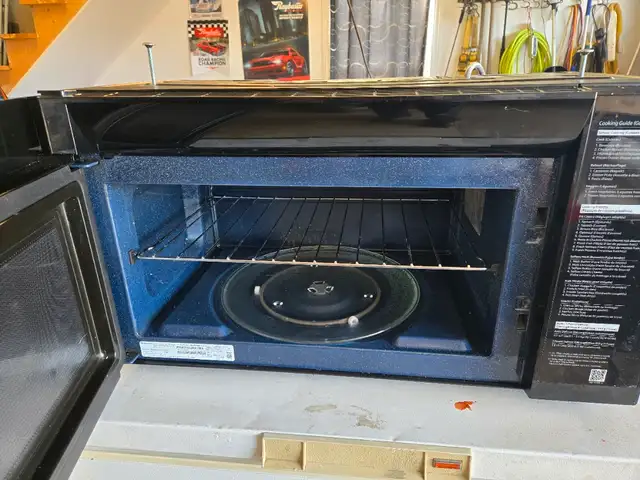 Samsung over the range microwave REDUCED 300 OBO63010223326081121