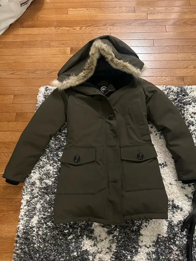 CANADA GOOSE  MEDIUM JACKET in Women's - Tops & Outerwear in Ottawa - Image 4