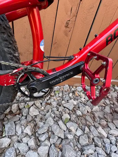 Element alloy 30 , Extra large frame, New Crank, New pedals, Purchased mid 2023.