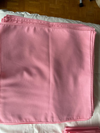 Pink cloth napkins 