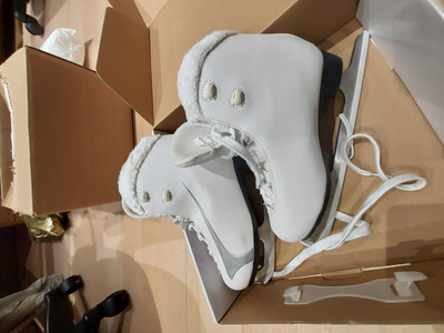 Girls Figure Skates (Size 3), View more