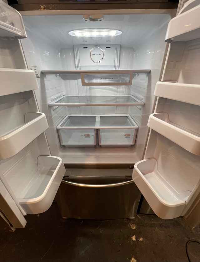 Samsung stainless 32” fridge - delivery possible  dans Réfrigérateurs  à Ville de Montréal - Image 2