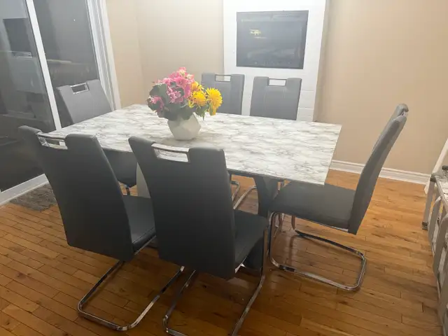 Dinning sets in Dining Tables & Sets in Dartmouth - Image 3