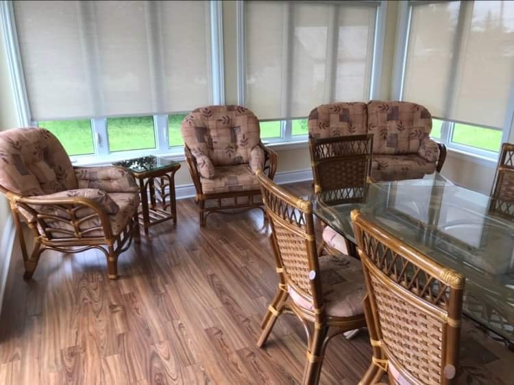 Ensemble de cuisine et sofa en rotin Dining Tables & Sets Cornwall