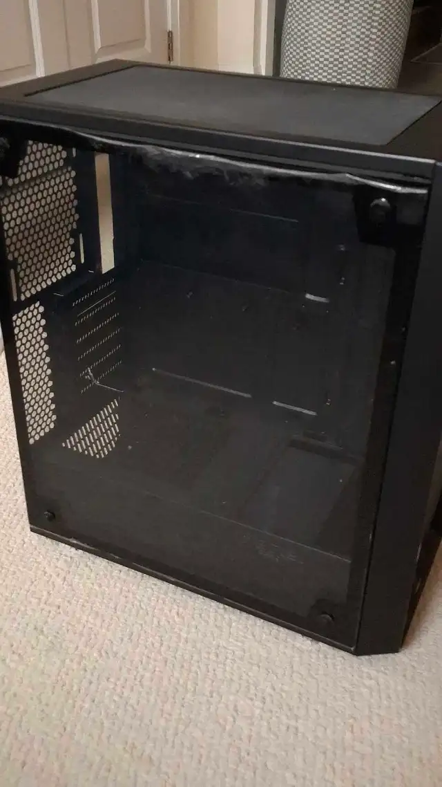 Fractal Mehsify C PC Case in System Components in Markham / York Region - Image 2
