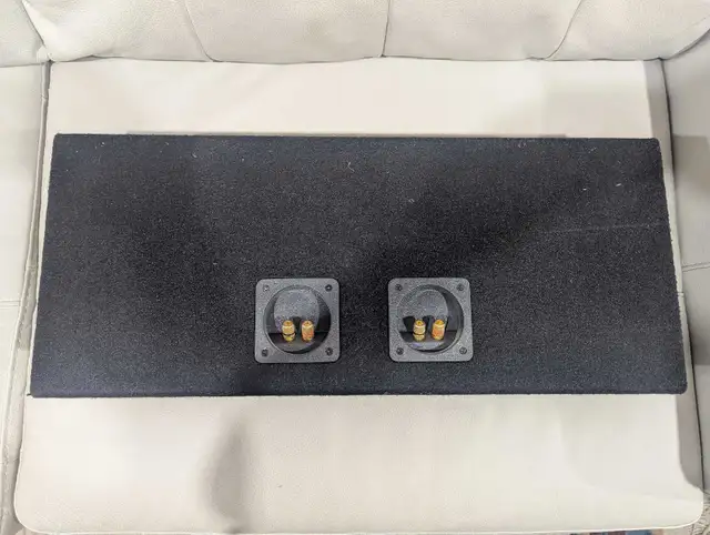 Dual 8"(?) shallow/low profile enclosure in Speakers in Mississauga / Peel Region - Image 7
