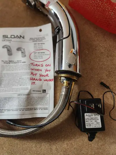This is a brand new Sloan Optima EAF-150 series electronic sensor faucet, designed for hands-free op...