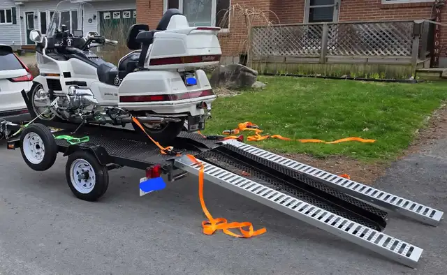 1997 model-year GL1500 Goldwing SE (Special Edition) and Trailer in Touring in Ottawa - Image 5