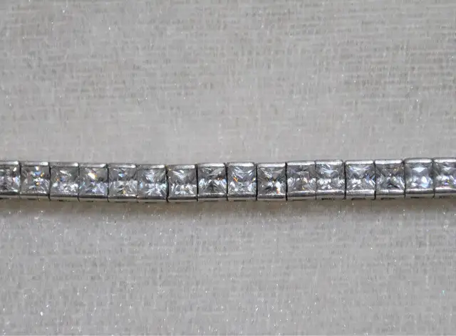 SILVER TENNIS BRACELET in Jewellery & Watches in Ottawa - Image 4