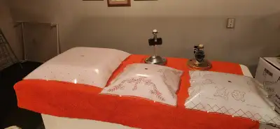 2 plafonniers vintage ($25 chacun), View more