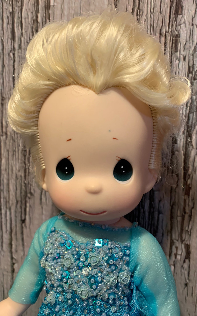 独特の上品 Disney Frozen Precious Moments 12 Inch Doll Precious Moments Elsa 