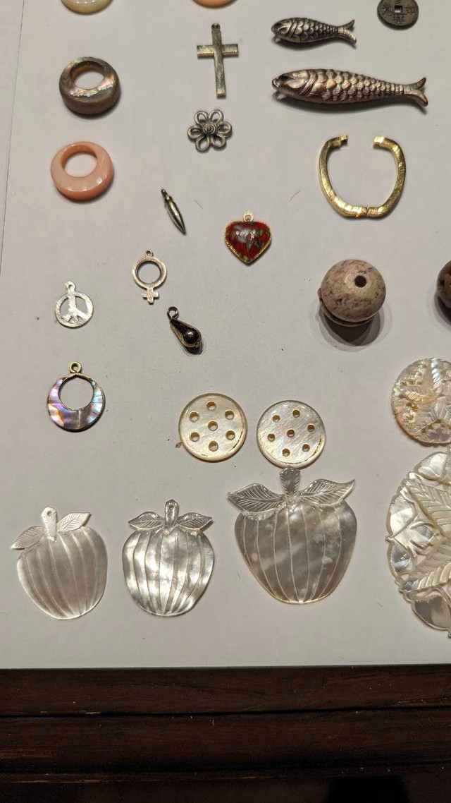 Misc jewelry-pendant's, earrings, gem stones, 80 pcs in Jewellery & Watches in Winnipeg - Image 4