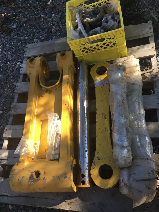 excavator bucket assembly parts in Heavy Equipment Parts & Accessories in Whitehorse - Image 2