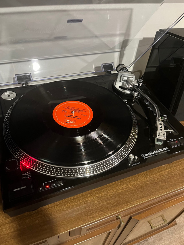 Audio Technica AT-LP120 Record Player in Stereo Systems & Home Theatre in Chatham-Kent - Image 3