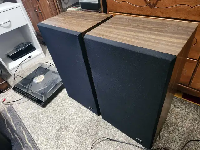 JVC - Turntable Receiver Stereo System in Stereo Systems & Home Theatre in Edmonton - Image 10