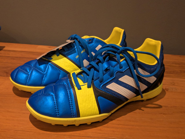 Adidas NitroCharge 2.0 TRX FOOTBALL/SOCCER Shoes Men's 5.5 NWT in Soccer in St. Catharines - Image 2