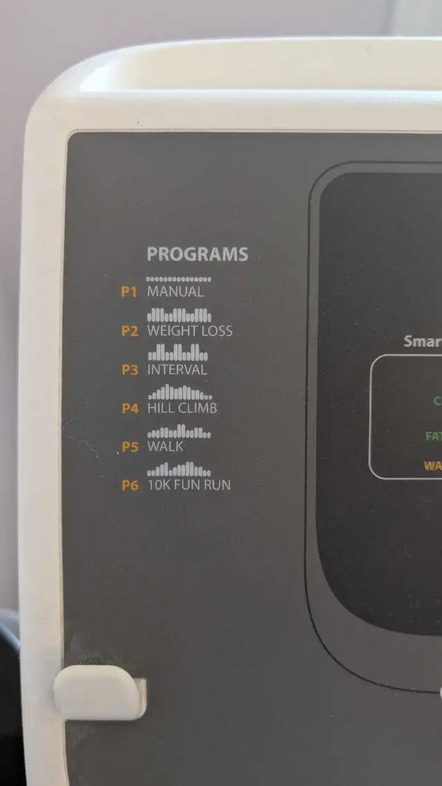 treadmill (Precore) in Exercise Equipment in Gatineau - Image 4