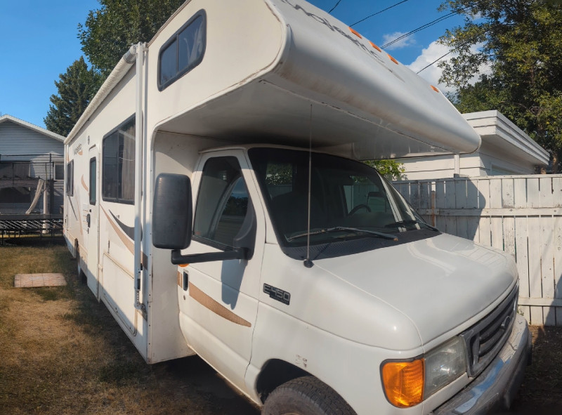 2006 30' Majestic class C motorhome RVs & Motorhomes Lethbridge
