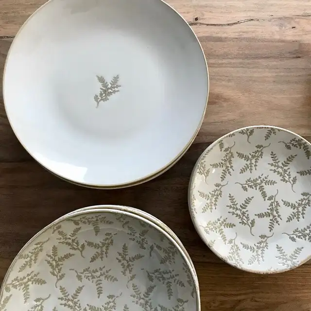 New Set de vaisselle Dishes 20 pièces in Kitchen & Dining Wares in City of Montréal - Image 2