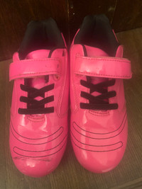 Pink Soccer Shoes size 13  Only used a few times 
