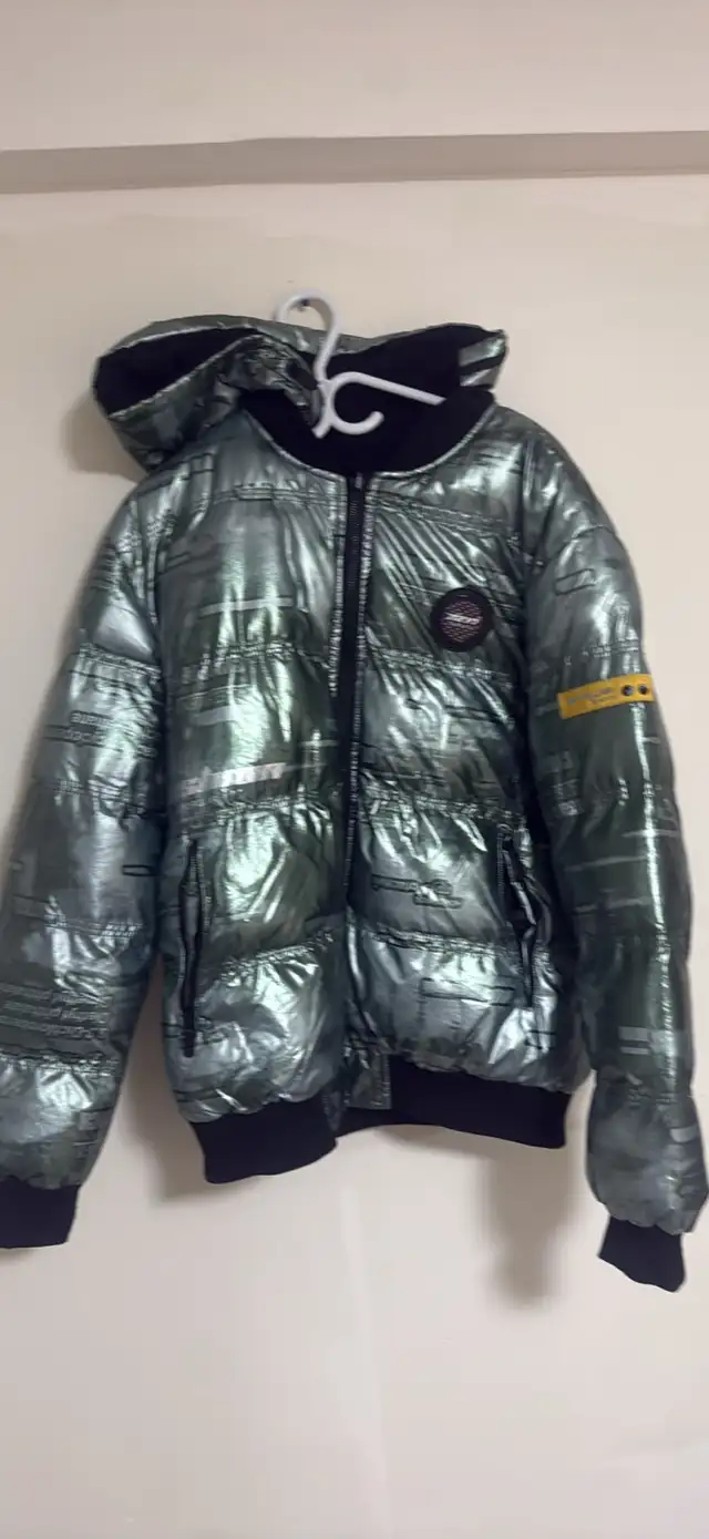 Caterpillar Puffer Jacket in Men's in Mississauga / Peel Region - Image 4
