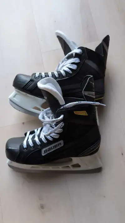 Size 9.5 Bauer Hockey Skates, View more