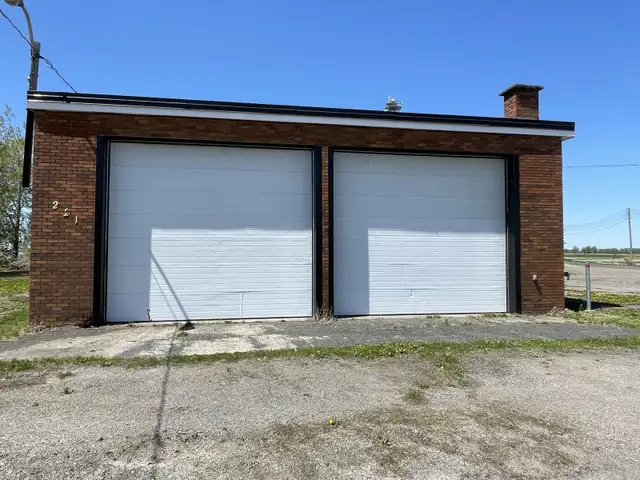 Espace industriel à louer avec grand espace extérieur in Other Business & Industrial in Longueuil / South Shore - Image 6