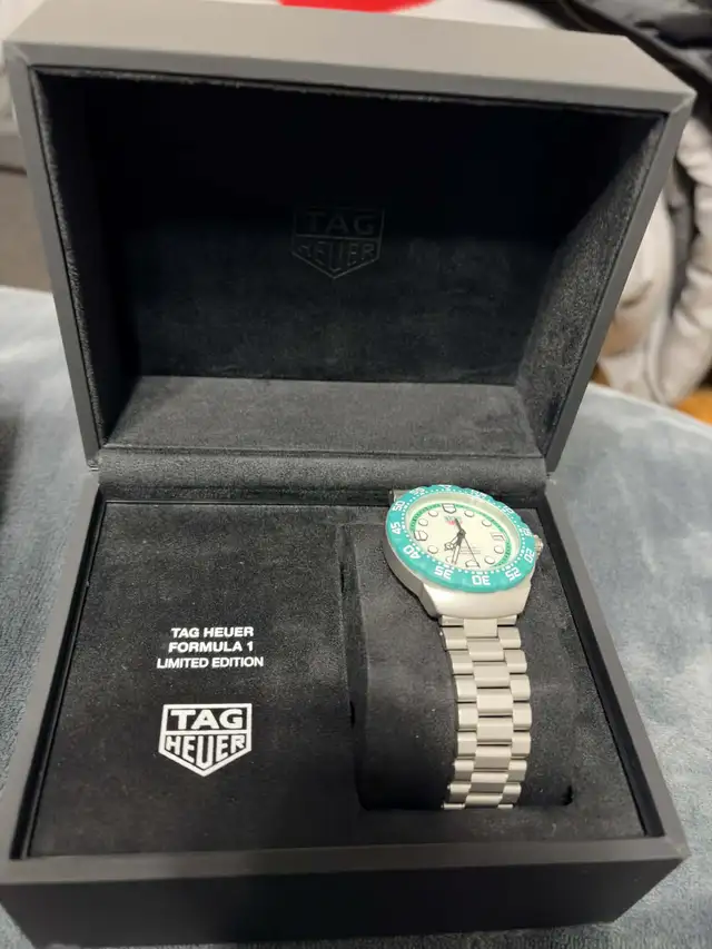 Tag heuer formula 1 solargraph Silverstone in Jewellery & Watches in City of Montréal - Image 2